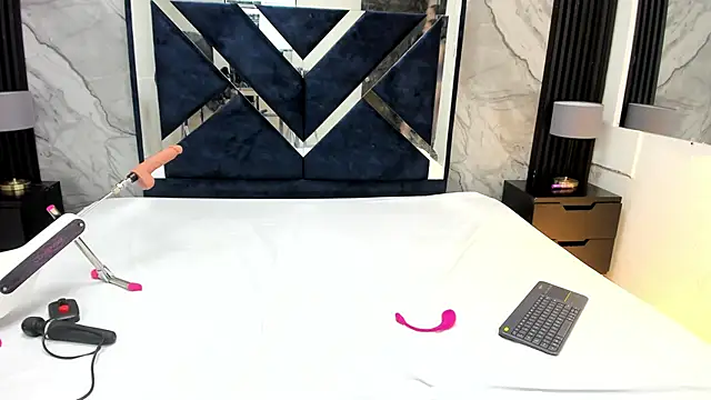 Snapshot of VioletRose_as chatting on 05/16/26, 08:07 VioletRose as online show from 05/16/26, 08:07