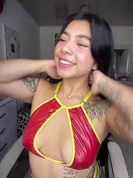 Snapshot of charlotte_queen1320 chatting on 04/27/26, 03:15 charlotte queen1320 online show from 04/27/26, 03:15