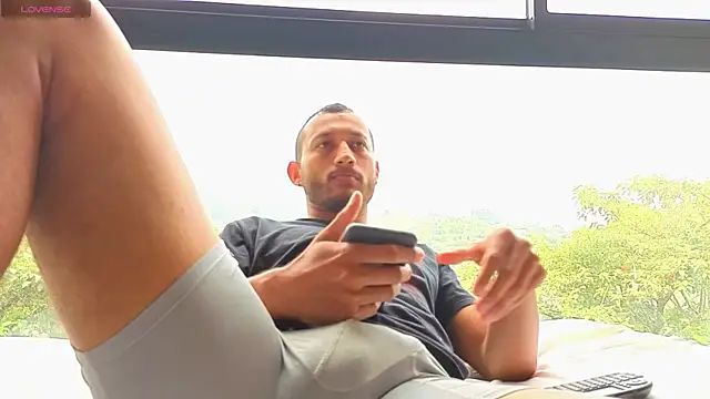 Snapshot of enormous_c0ckk chatting on 11/07/25, 05:13 enormous c0ckk online show from 11/07/25, 05:13