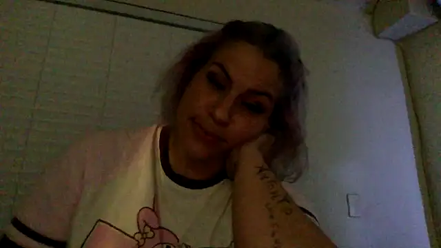 toomuchofafreak online show from 10/29/25, 07:32