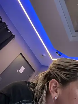 toomuchofafreak online show from 03/05/26, 07:15