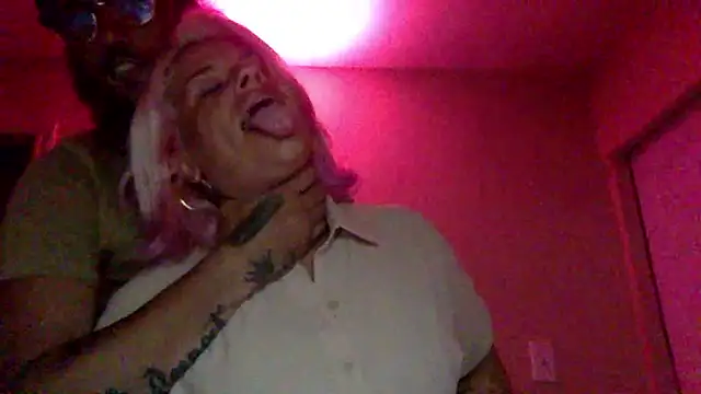 toomuchofafreak online show from 04/27/26, 03:48