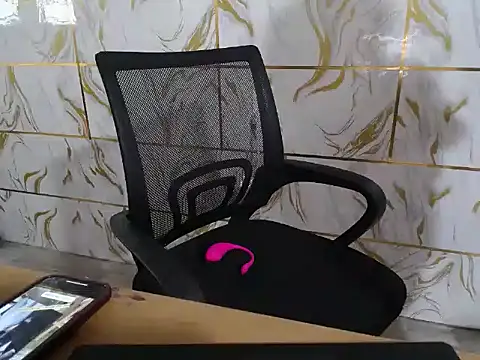 Lyzizi lovely09 online show from 12/21/25, 01:13