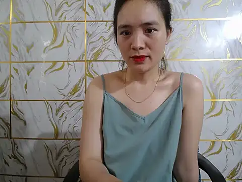 Snapshot of Lyzizi_lovely09 chatting on 05/15/26, 01:23 Lyzizi lovely09 online show from 05/15/26, 01:23