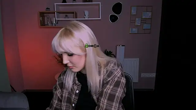 Snapshot of marta_smith chatting on 10/23/25, 07:34 marta smith online show from 10/23/25, 07:34