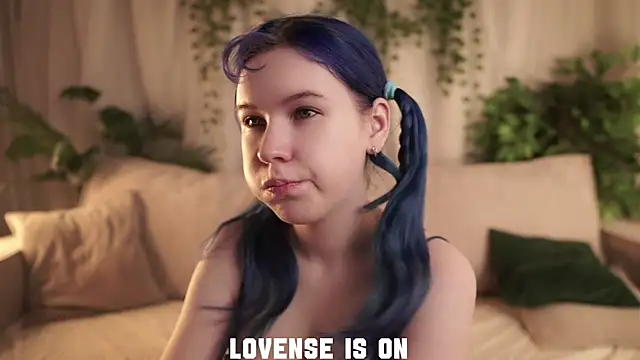 ElizSpieth online show from 12/20/25, 01:12