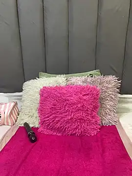 LonelyQueenxx25 online show from 07/06/26, 07:16