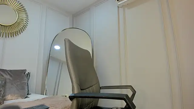 CharlotteBrownn  online show from 09/20/25, 12:22