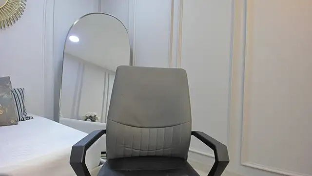 CharlotteBrownn  online show from 10/07/25, 01:25