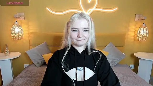 RuthBryant online show from 09/14/25, 04:33