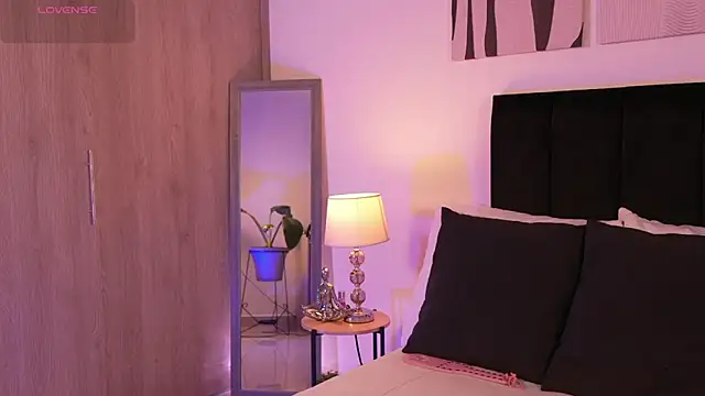 izzyvega   online show from 03/07/26, 02:30