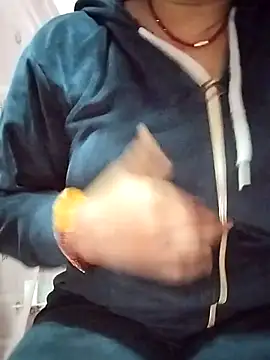 rani8008 online show from 11/19/25, 05:24