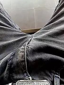 Snapshot of tyteo1010 chatting on 01/12/26, 02:39 tyteo1010 online show from 01/12/26, 02:39