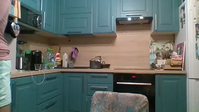 ALICAINWONDERLAND online show from 12/17/25, 05:30