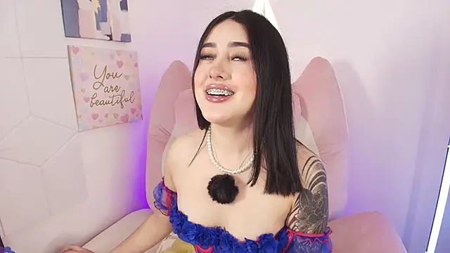 Snapshot of justonecute chatting on 05/28/26, 03:04 justonecute online show from 05/28/26, 03:04