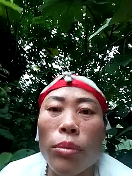 Snapshot of CoMay003 chatting on 09/11/25, 11:05 CoMay003 online show from 09/11/25, 11:05