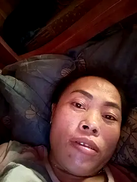 Snapshot of CoMay003 chatting on 09/17/25, 06:48 CoMay003 online show from 09/17/25, 06:48