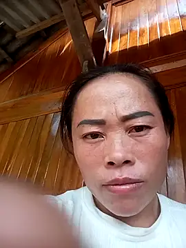 Snapshot of CoMay003 chatting on 09/23/25, 06:38 CoMay003 online show from 09/23/25, 06:38