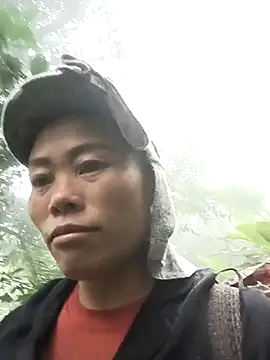 Snapshot of CoMay003 chatting on 10/03/25, 04:53 CoMay003 online show from 10/03/25, 04:53