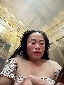 Snapshot of CoMay003 chatting on 10/03/25, 04:59 CoMay003 online show from 10/03/25, 04:59