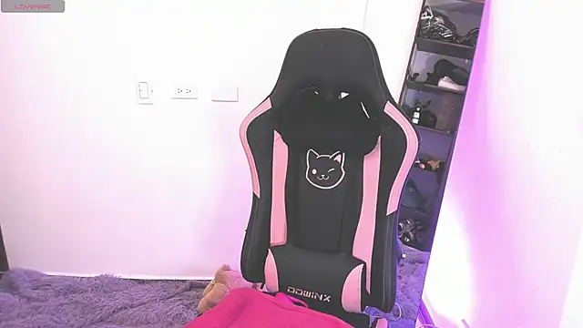 samiacooper25 online show from 09/08/25, 11:15