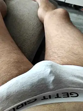 Snapshot of hansvonerotic1 chatting on 11/18/25, 12:53 hansvonerotic1 online show from 11/18/25, 12:53