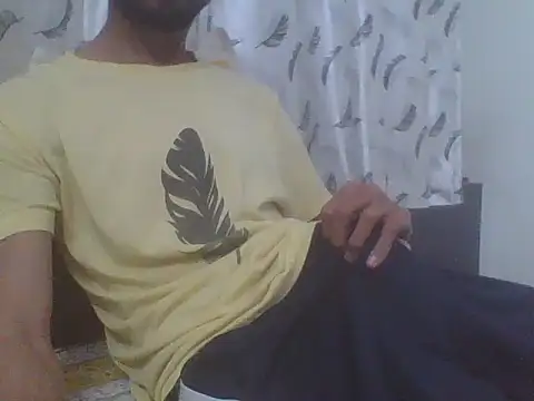 Snapshot of fckboy987 chatting on 11/23/25, 06:08 fckboy987 online show from 11/23/25, 06:08