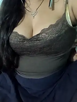 Snapshot of Anjali-bhabhi chatting on 04/01/26, 01:41 Anjali-bhabhi online show from 04/01/26, 01:41
