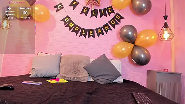 MayteLiu  online show from 09/26/25, 12:53