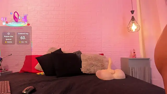 MayteLiu  online show from 10/15/25, 12:38