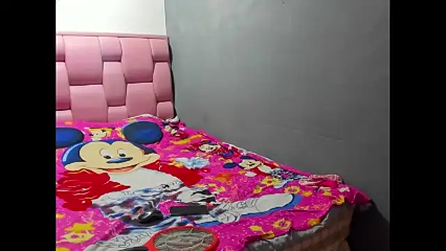 Snapshot of patrickMilena chatting on 06/19/26, 01:43 patrickMilena online show from 06/19/26, 01:43