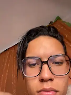 Snapshot of diegoand0911 chatting on 04/19/26, 05:12 diegoand0911 online show from 04/19/26, 05:12