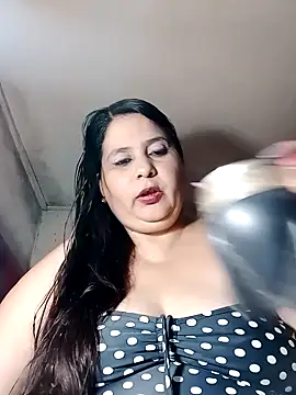 Ayma1983 online show from 11/18/25, 12:05