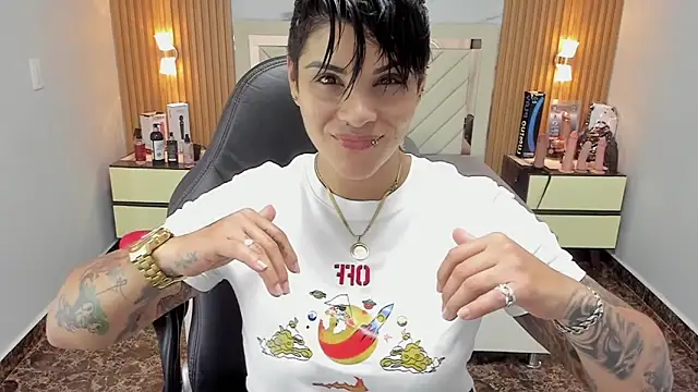 KAROLLJONES1 online show from 09/25/25, 02:37