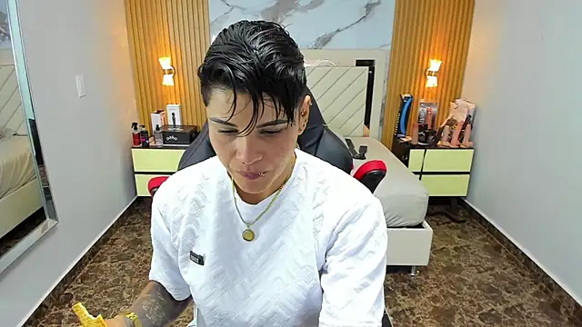 KAROLLJONES1 online show from 10/07/25, 02:53