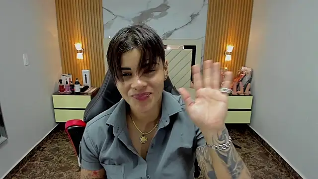 KAROLLJONES1 online show from 11/01/25, 07:27