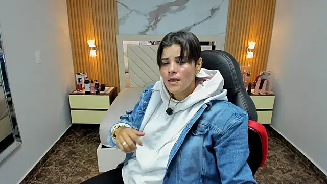 KAROLLJONES1 online show from 11/28/25, 07:38