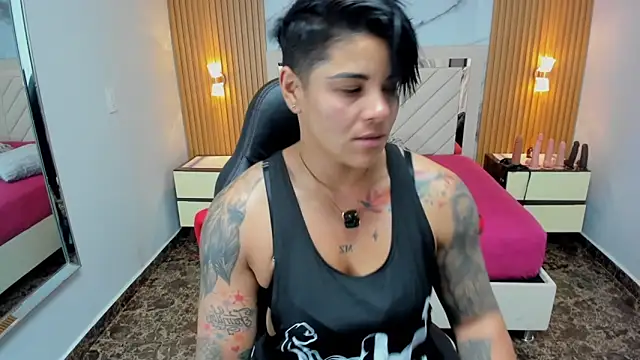 KAROLLJONES1 online show from 04/20/26, 07:48