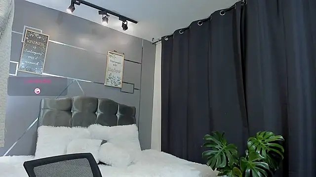 Room 69x online show from 11/23/25, 02:55