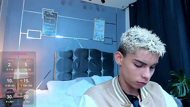 Room 69x online show from 12/23/25, 03:48