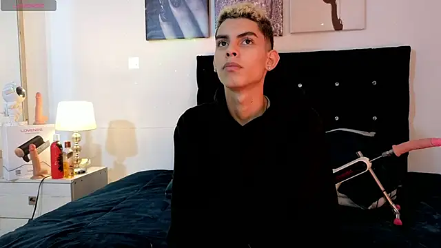 Room 69x online show from 03/26/26, 08:25