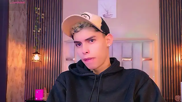 Room 69x online show from 04/07/26, 09:15