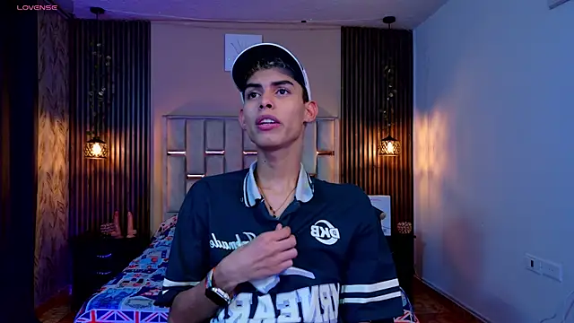 Room 69x online show from 04/13/26, 01:27