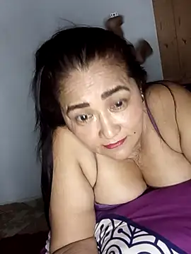 linda luna29 online show from 09/18/25, 01:51