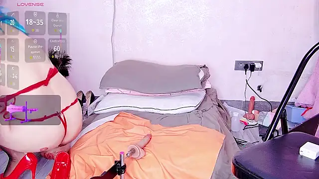 Snapshot of Solsken_ chatting on 02/04/26, 02:17 Solsken online show from 02/04/26, 02:17