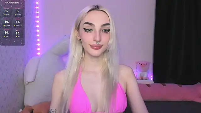 succubantra online show from 11/18/25, 01:04