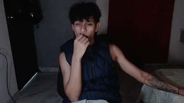 Snapshot of sung_yol chatting on 10/13/25, 05:51 sung yol online show from 10/13/25, 05:51