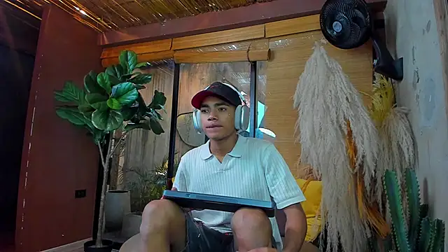 AlanCutee online show from 12/01/25, 12:43