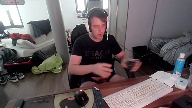 BananaStickStrips online show from 05/18/26, 06:36