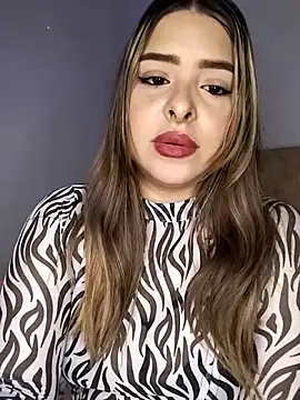 Nahomy cm online show from 04/08/26, 08:53